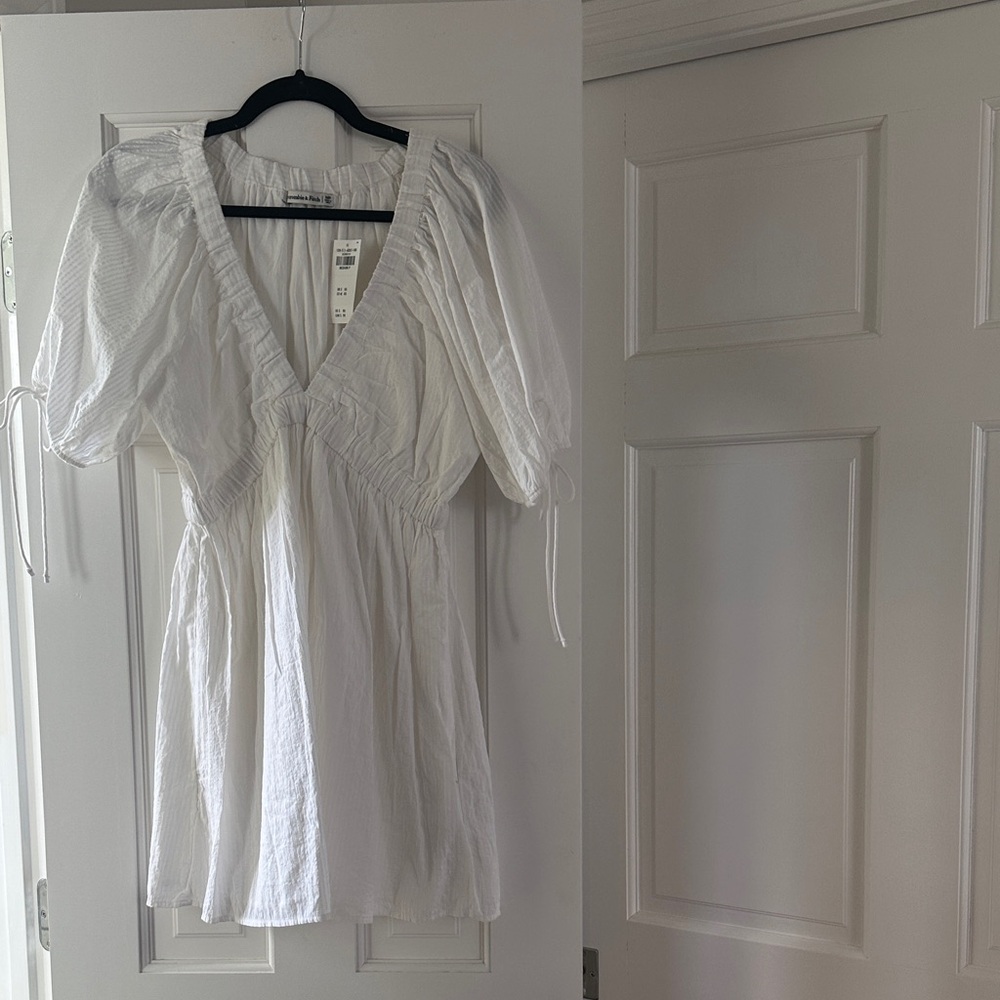 Abercrombie White V-Neck Mini Dress
